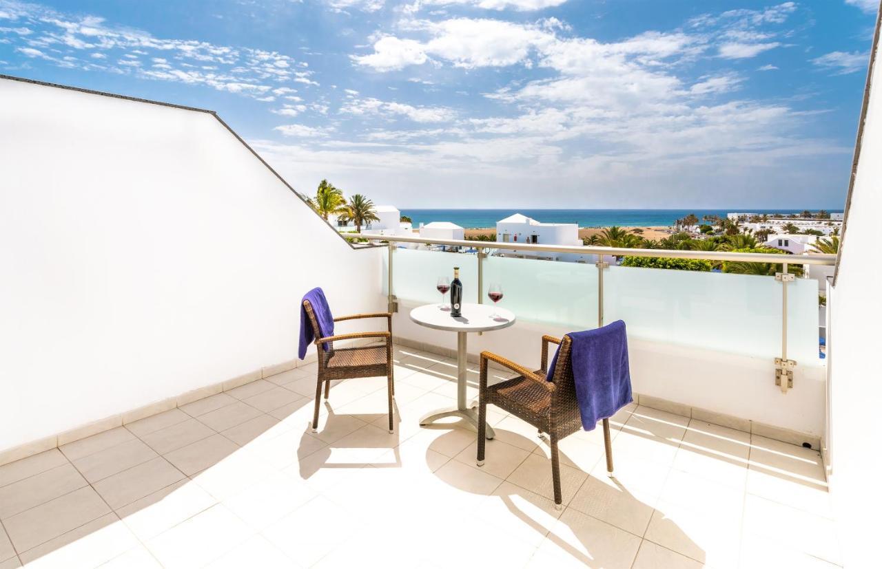 Twin Room with Sea View (2 Adults + 2 Children)