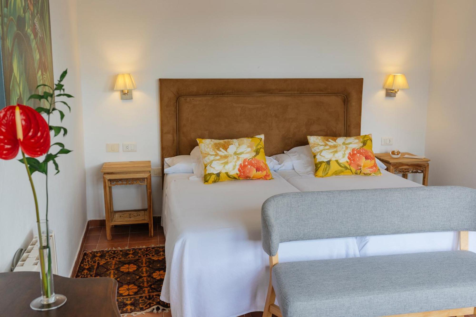 Double or Twin Room,1272527689:JPEG