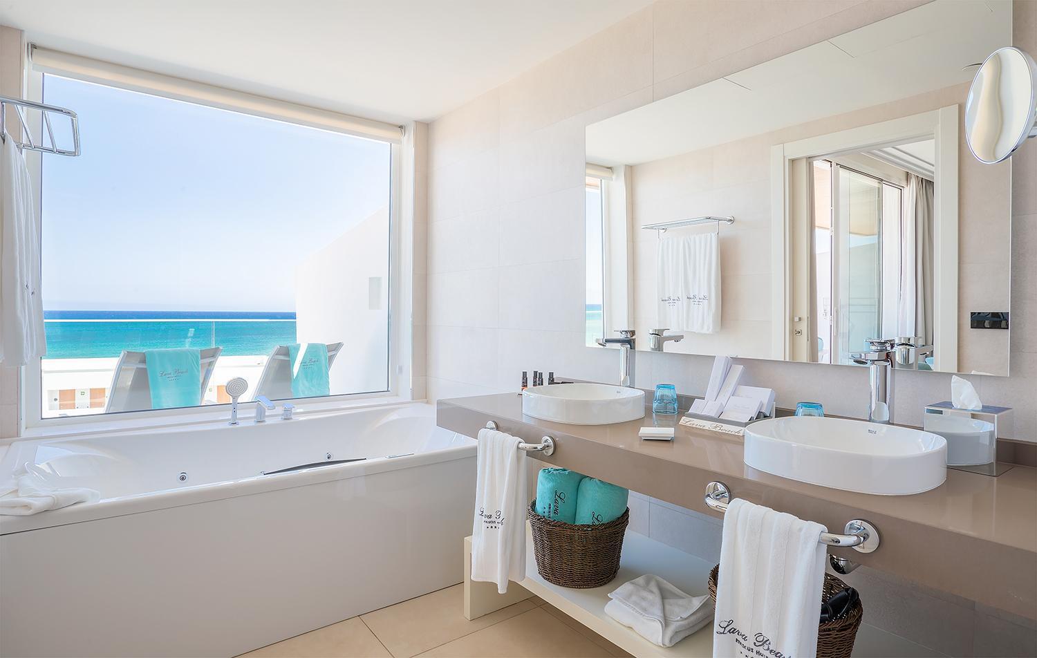Deluxe Room Sea View Spa Access