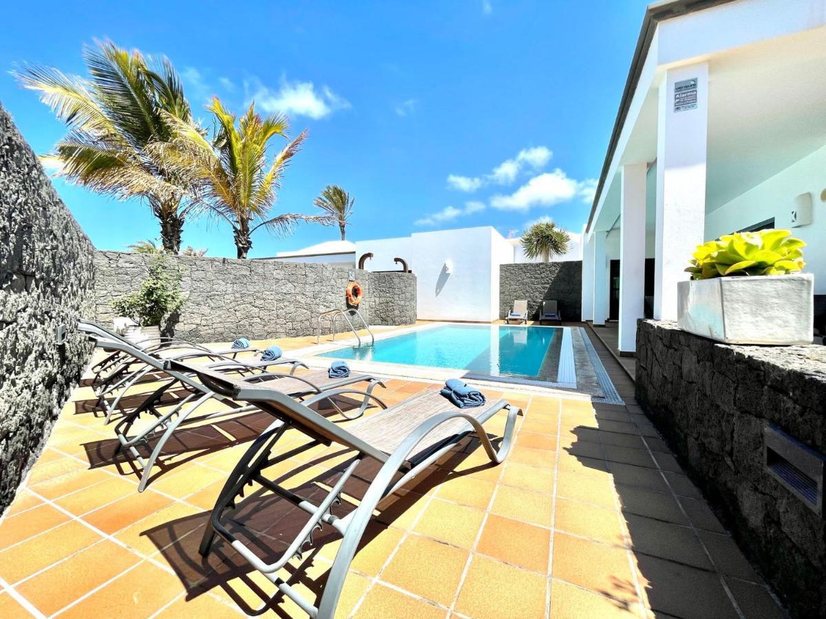 Villa with Private Pool,1348215377:JPEG