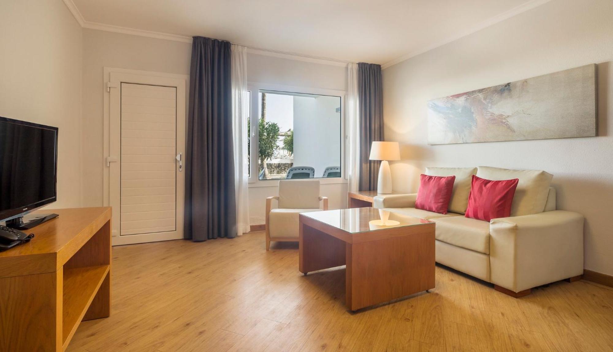 One-Bedroom Apartment Garden