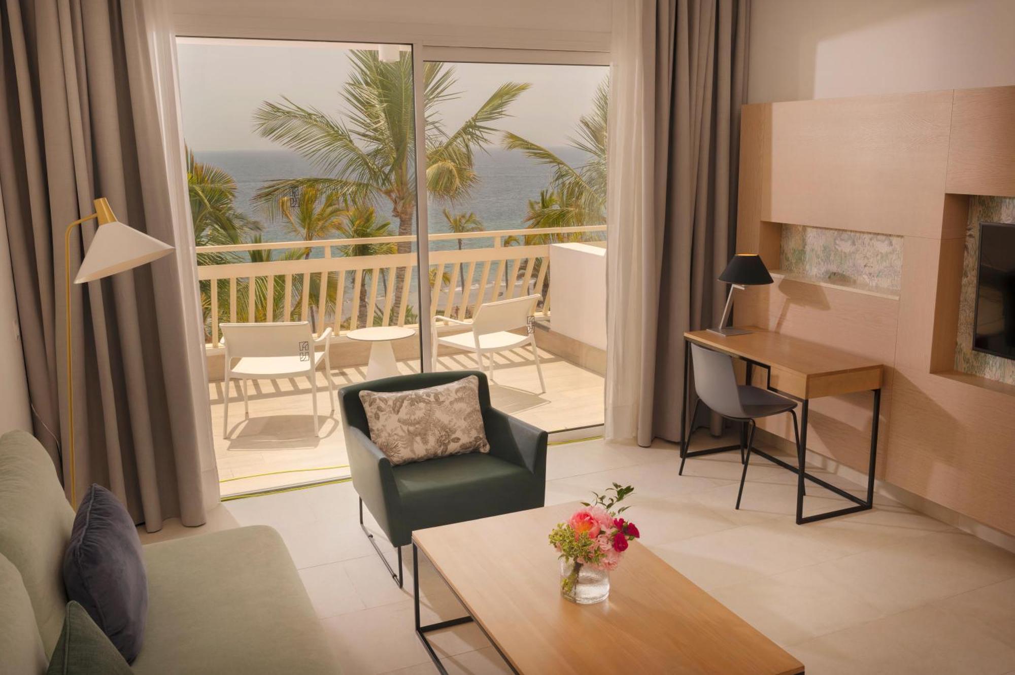 Open Suite High Floor