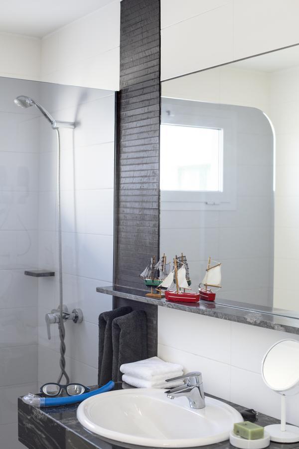 Two-Bedroom Apartment with Sea View,1088597311:JPEG