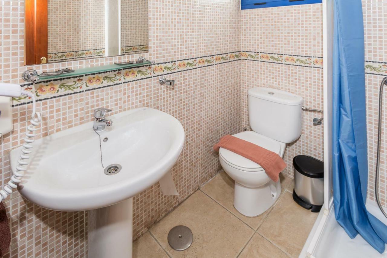 Single Room with Private Bathroom,1547349226:JPEG