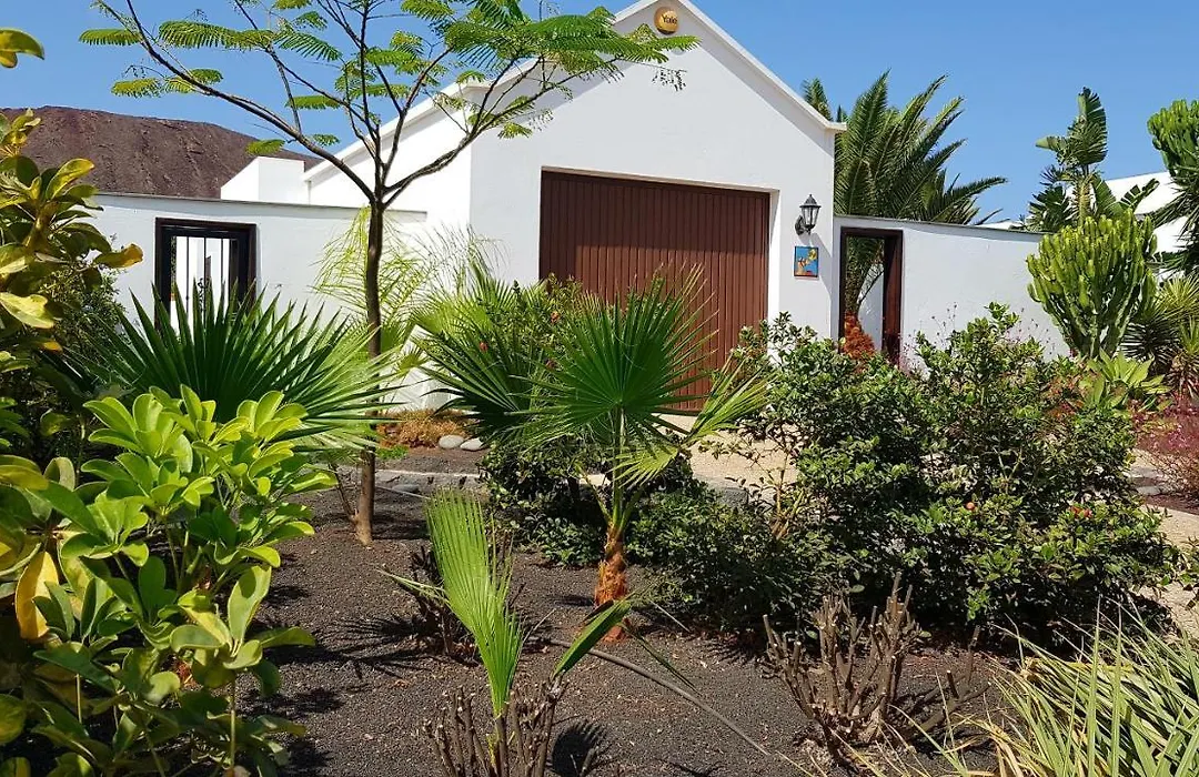 Lovely Villa Nico Playa Blanca, Hot Tub, Communal Pool-1