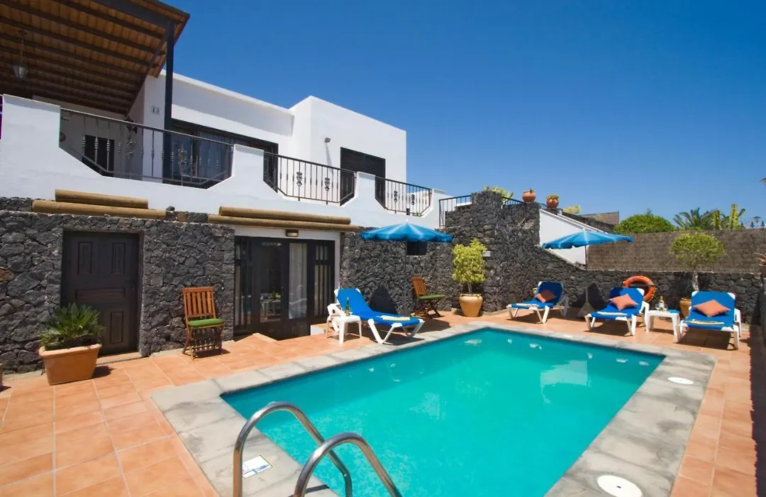 4 Bedroom Villa Saturn With Private Heated Pool-1