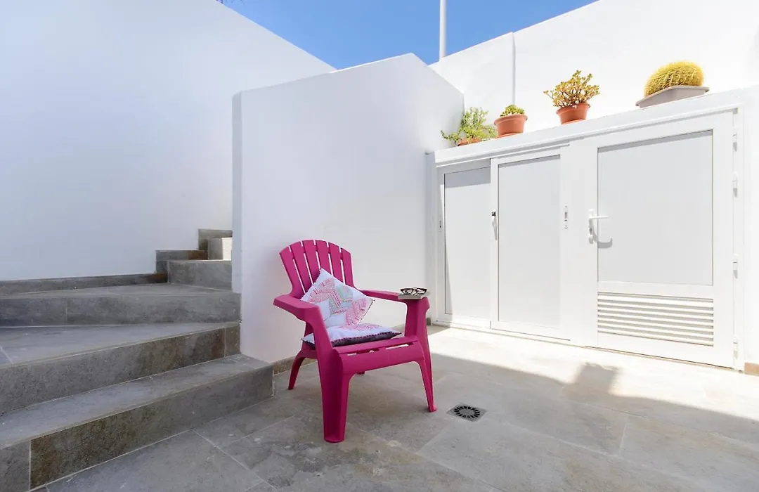 Purple Volcano Apartment, Free Access To The Fariones Sports Center-1