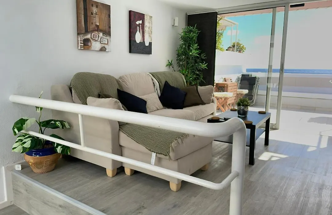 Sea View 2-Bedroom Apartment Colony Club-1
