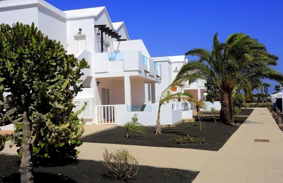 One Bedroom Sea View Suite With Half Board,Pool And Wifi, Beach-1