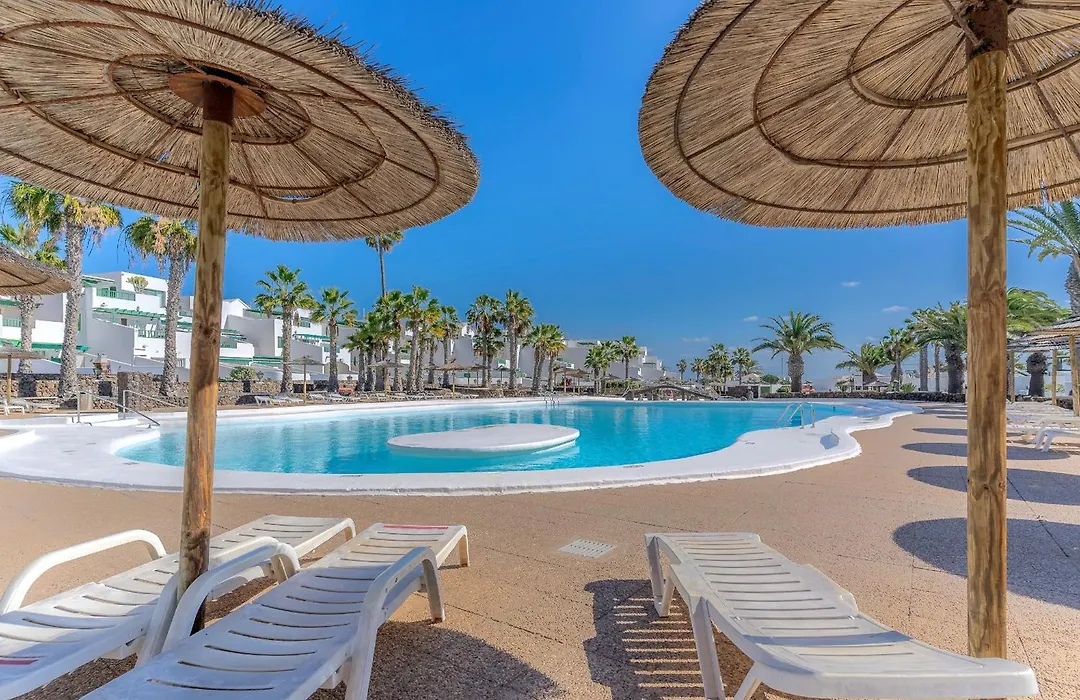 Fantástico apartamento con terraza y vistas al mar-1