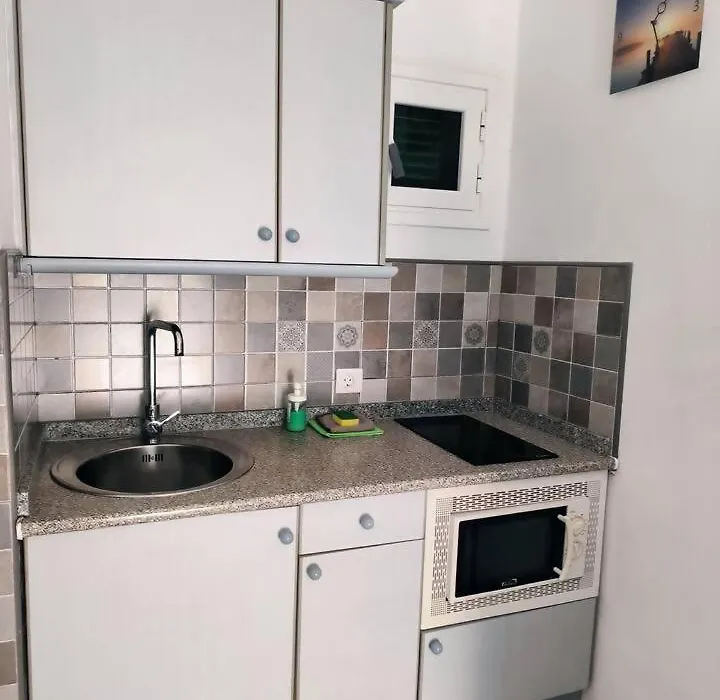 Puerto Del Carmen, Near Beach, Fast Wifi, Pool-1