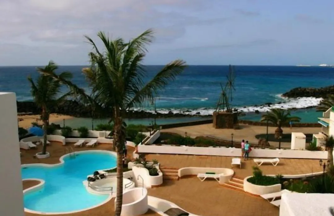 Neptuno Suites - Adults Only-1