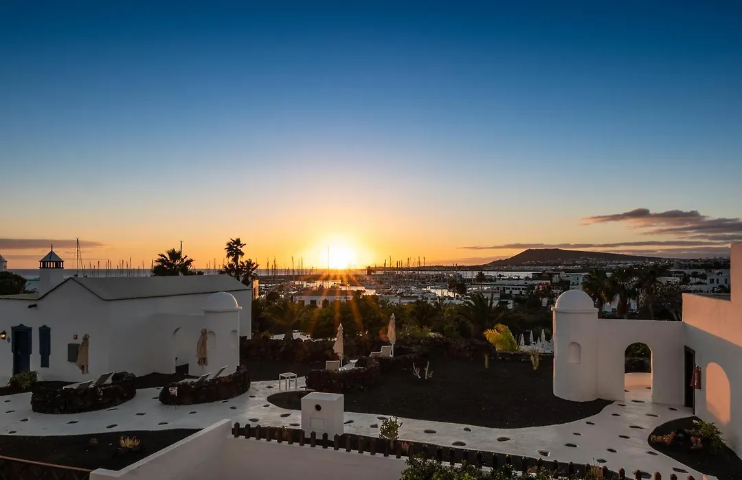 Hotel Livvo Volcan Lanzarote-1