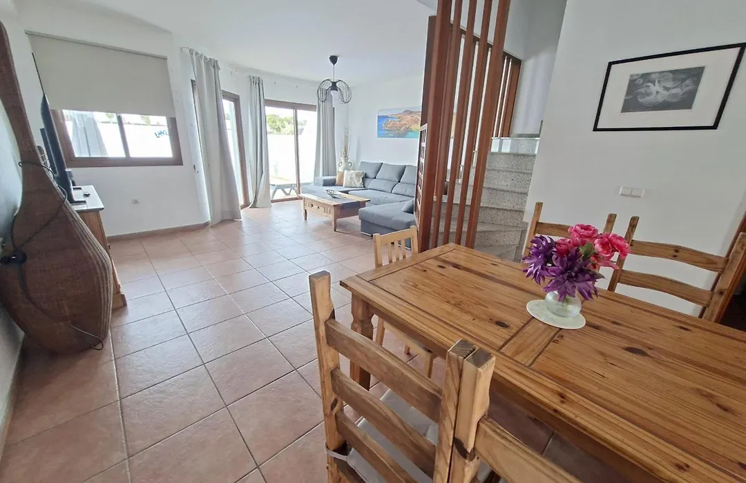 Villa Rosa Gadis-1