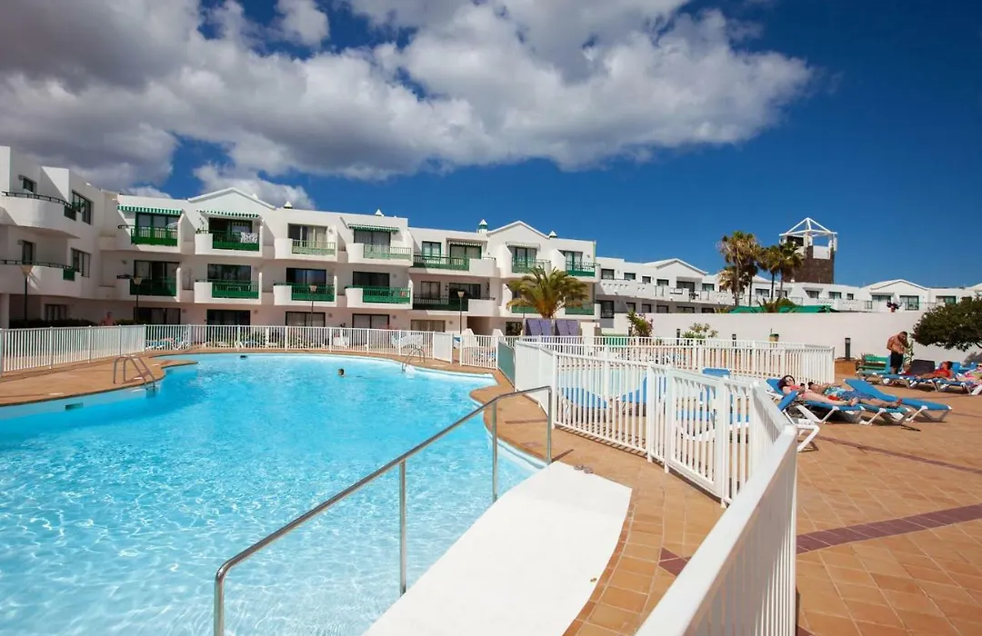 Luxury Beach Front Apartmentos Tahiche-1