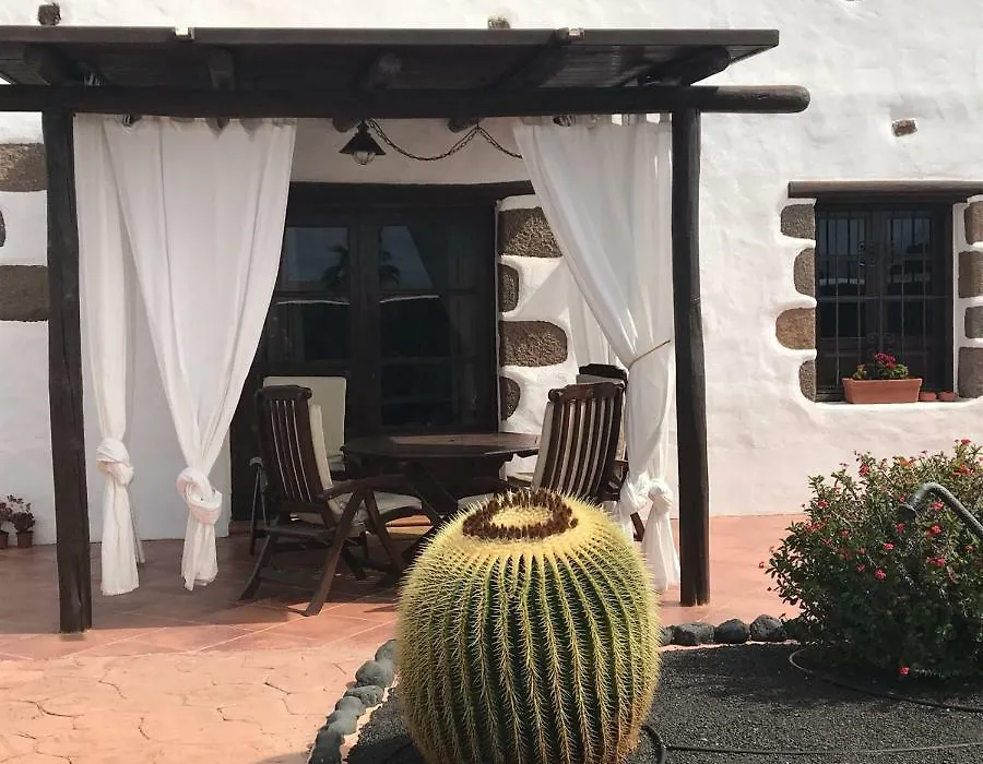 El Caserío de Güime Villa con Piscina Climatizada-1
