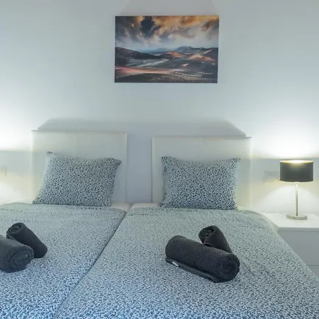 Comfortable Houses Playa Roca Beachfront Access-3