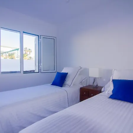 Rooms & Suites Princesa Leticia - Puerto Del Carmen, Lanzarote - Near The Beach-3