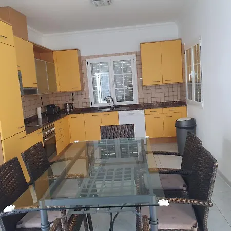 Fun Family Villa-Crazy Golf Course-Heated Pool-Cocktail Bar-Jacuzzi-Games Room-Wifi &Uk Tv-3