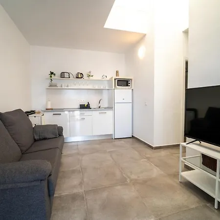 Apartamentos Anjomacar A-3