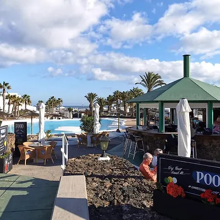Calypso, Apartamento Completo Con Vistas Al Mar Y A La Piscina En Costa Teguise-2