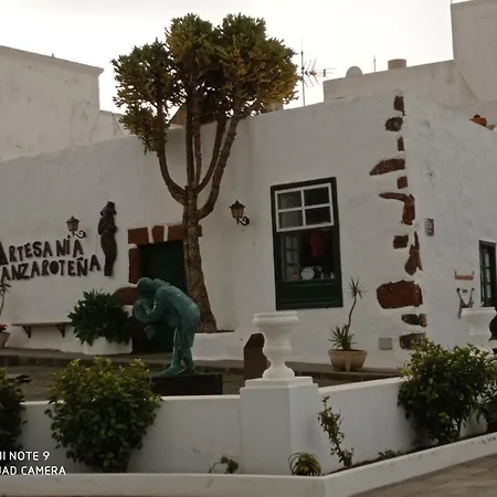 Precioso apartamento con terraza en Teguise-3