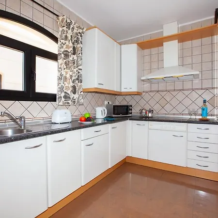 Riviera Park, Central 2 Bed Apartment-3