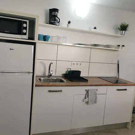 Apartamentos Anjomacar B-3