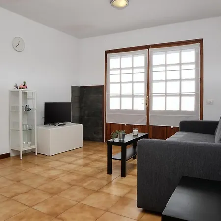 Sea Waves Lanzarote- 500M From Playa Grande, Pool And Terrace By Lanzarote Vacation Homes-2