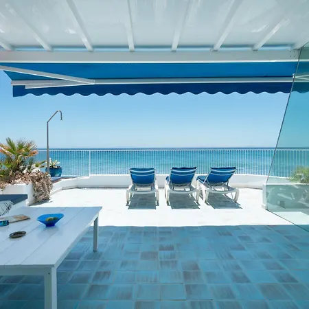 Luxury Sea Front Caleton 40-2