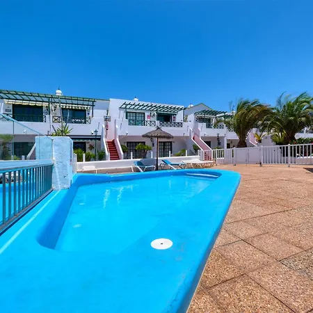 Apartment La Vela Azul - Pool & Tennis - Free Ac & Good Wifi - By Lanzarote Vacation Homes-2
