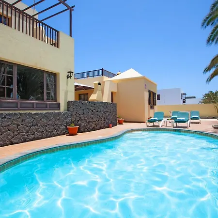 Delightful Costa Teguise Villa 4 Bedrooms Large Private Pool Villa Ellen-2