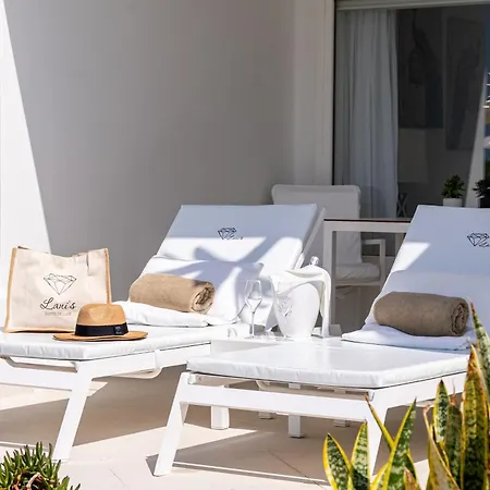Lani'S Suites De Luxe - Adults Only-3