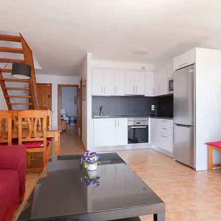 Daruma Apartments 2-Bedroom Duplex With Sea Views-2
