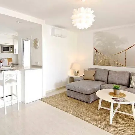 Ground Floor Apartment Suite With Private Garden, Los Charcos-2