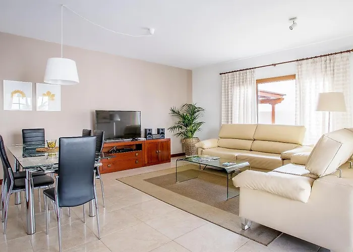 Villa Caletas Teguise - A Wonderful 5 Bedroom Villa - Perfect For A Large Group admite animales