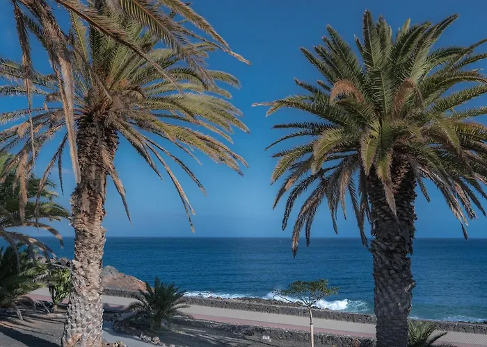 Pet friendly Beautiful Studio On The Seafront Costa Teguise
