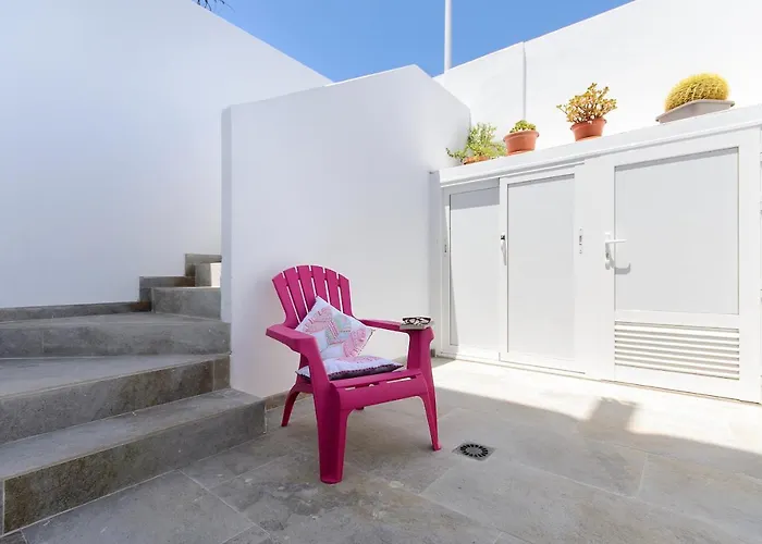 Purple Volcano Apartment, Free Access To The Fariones Sports Center Puerto del Carmen 