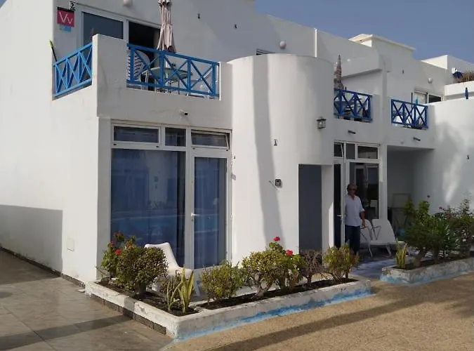Delfines 2 - Small Apartment - Pool View- Good Wifi - 5 Minuts To The Beach Puerto del Carmen  che accetta animali