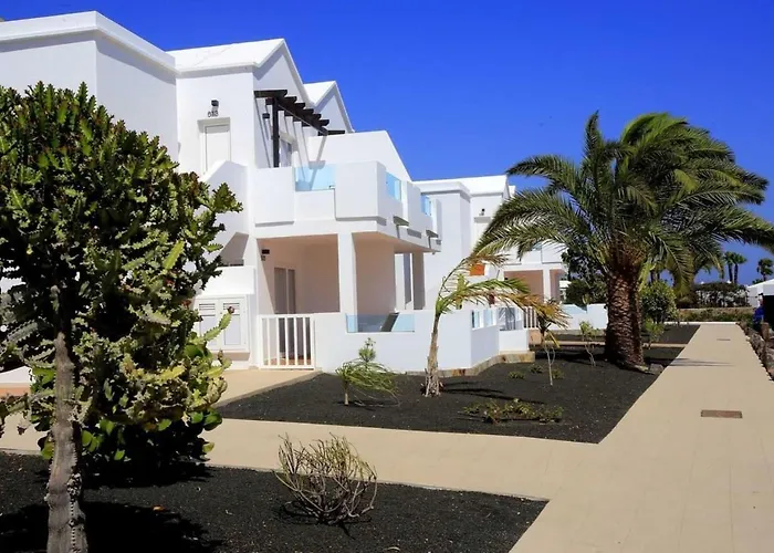 One Bedroom Sea View Suite With Half Board,Pool And Wifi, Beach Playa Blanca 