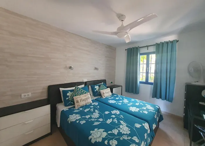 Atalaya Ground Floor Poolside Apartment Puerto del Carmen  che accetta animali