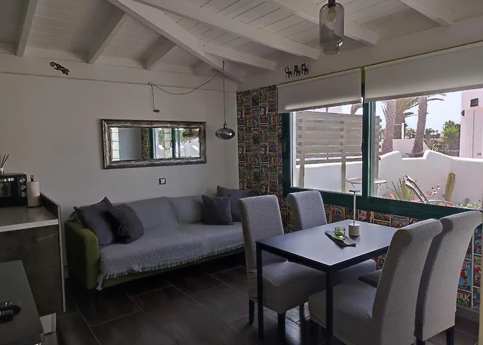 Apartamento The White House With Pool - Playa Blanca admite animales