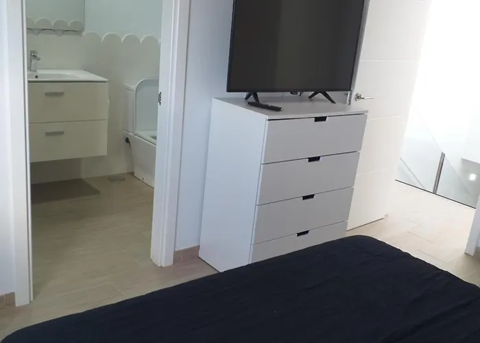 Boutique New Luxury Villa With Jacuzzi In Heart Of Lanzarote Costa Teguise