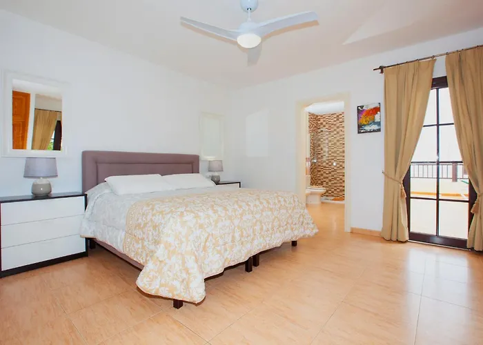 Delightful Costa Teguise Villa 4 Bedrooms Large Private Pool Villa Ellen