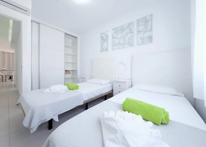 Monarca House - Senator - By Lanzarote Vacation Homes Costa Teguise che accetta animali