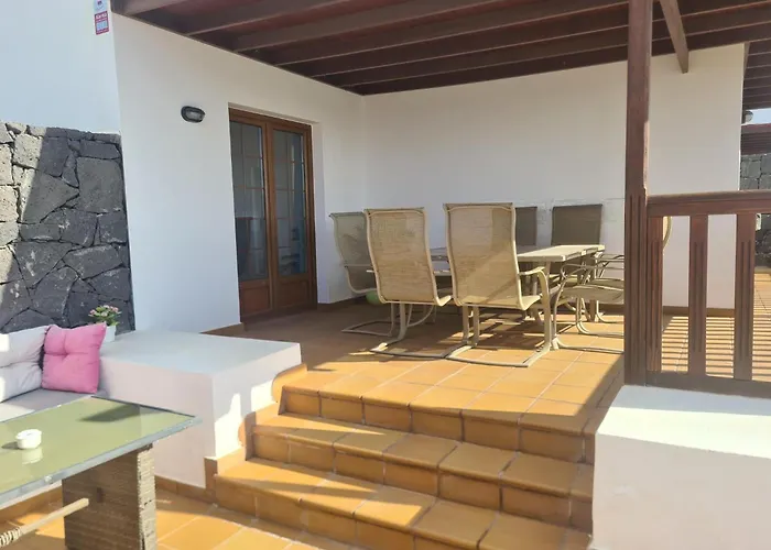 Luxury 4-Bedroom Villa With Heated Pool + Sea View Playa Blanca 