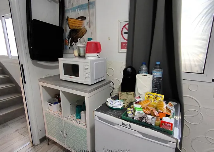 Habitacion Flamingo, Entrada Privada Y Bano Privado En Suite By Flamingo House, No Fumadores Arrecife 