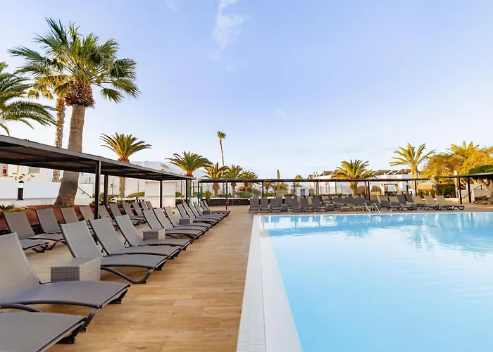 Puerto del Carmen (Lanzarote) Hotels With Jacuzzi in Room