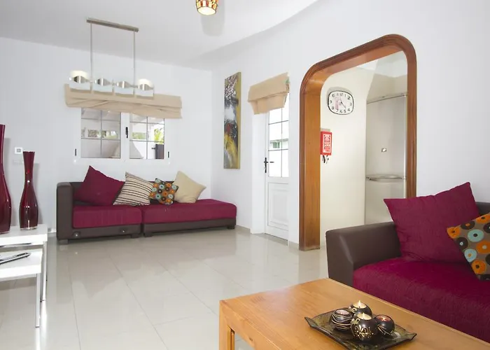 Villa Webb Puerto del Carmen  mit Pool