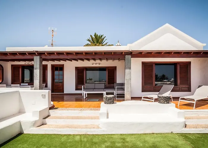 Magnifica Villa Al Lado Del Mar Arrecife 